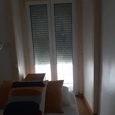 Window To Iii ליסבון